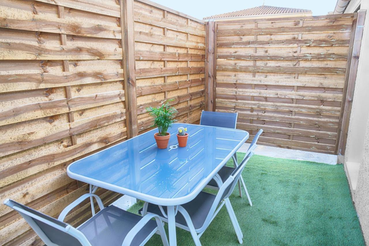 Appart T2 Avec Terrasse, Parking Et Wifi Angoulême Kültér fotó